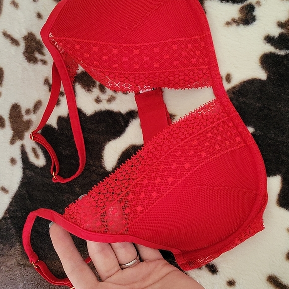 Incredible by Victoria's Secret - Picture 1 of 1